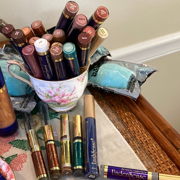 Huge SeneGence bundle SALE plus extra items!! LipSense,ShadowSense, etc - Picture 6 of 11